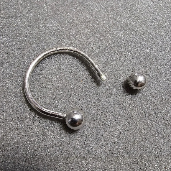 Sterling Silver Horseshoe Key Chain Ring With Ball Bead Screw On End - Picture 6 of 7